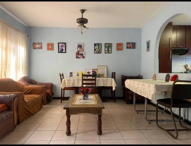 3 BEDROOM HOUSE FOR SALE IN WESTRIDGE